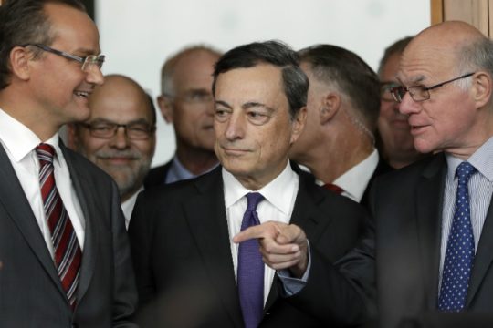 Σε… θέση άμυνας ο Ντράγκι ενώπιον της γερμανικής Βουλής