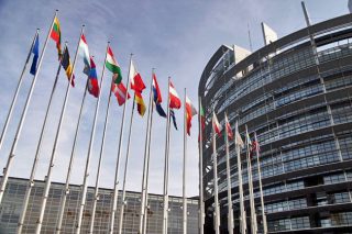 Ενιαίο «πακέτο» τα 15 προαπαιτούμενα