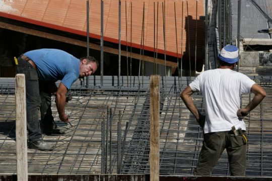 Τρία θολά σημεία για τα εργασιακά δικαιώματα