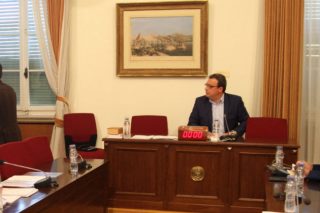 Σκάνδαλα και αντιπερισπασμοί