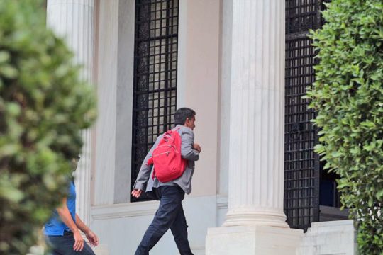 Διπλή πρέσα για τα προαπαιτούμενα