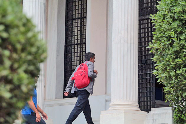 Διπλή πρέσα για τα προαπαιτούμενα