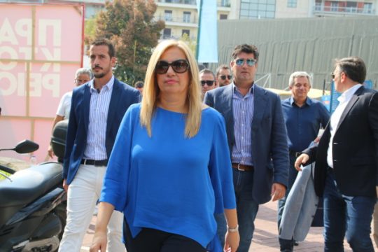 Με ατάκες δεν βάφονται αυγά…