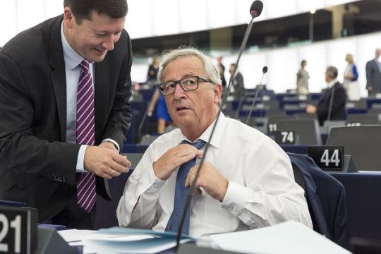 Το κραγιόν, το γουρούνι και τα… κονιάκ