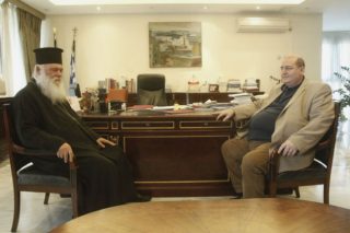 Φάλτσος εξάψαλμος κατά Φίλη από ιεράρχες και Ν.Δ.