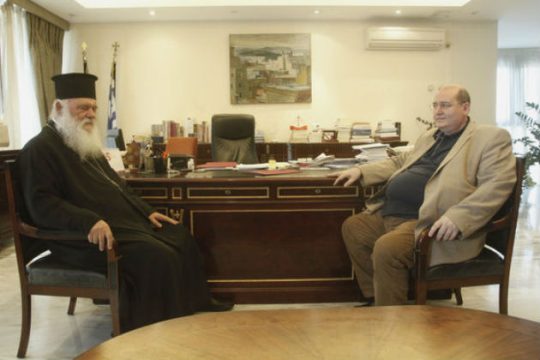 Φάλτσος εξάψαλμος κατά Φίλη από ιεράρχες και Ν.Δ.
