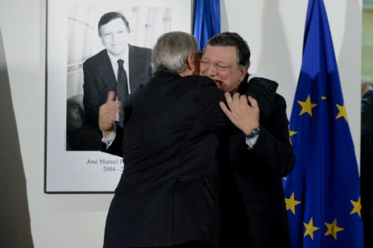 Ο Γιούνκερ ερευνά τον Μπαρόζο