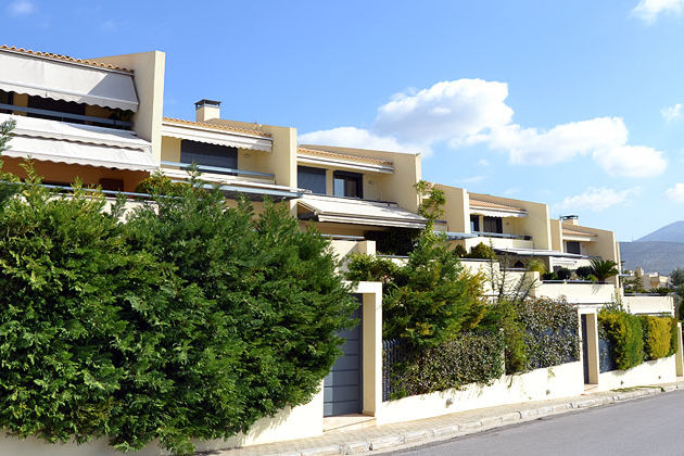 Οι βαρόνοι ακινήτων «χτυπούν» και στην κρίση!