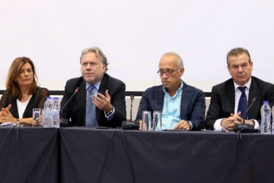 «Ζητούμε την αναστροφή των απορρυθμίσεων»