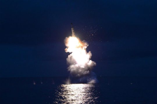 Τρεις εκτοξεύσεις βαλλιστικών πυραύλων από τη Β. Κορέα