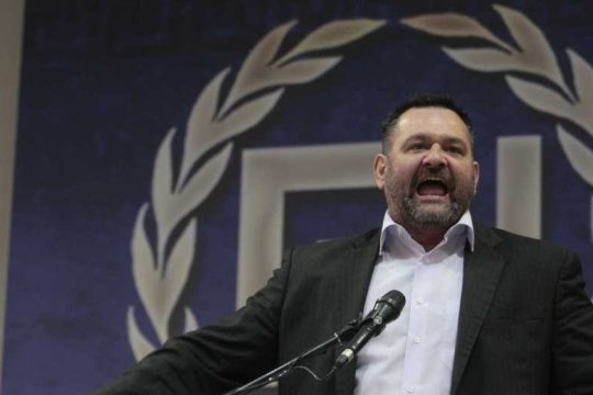 Τα μηνύματα που «καίνε» τον Λαγό
