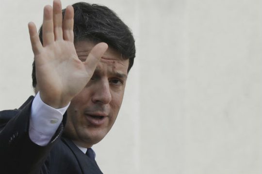 Ρέντσι: Μπορούμε μόνοι μας στο προσφυγικό