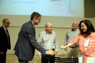 Κυριάκος: «Άννα… δώσε μου ένα vouchers για την εκπαίδευση»