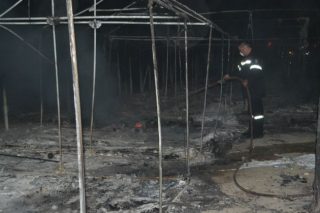 Χιλιάδες πρόσφυγες χωρίς στέγη στη Μυτιλήνη [Βίντεο]
