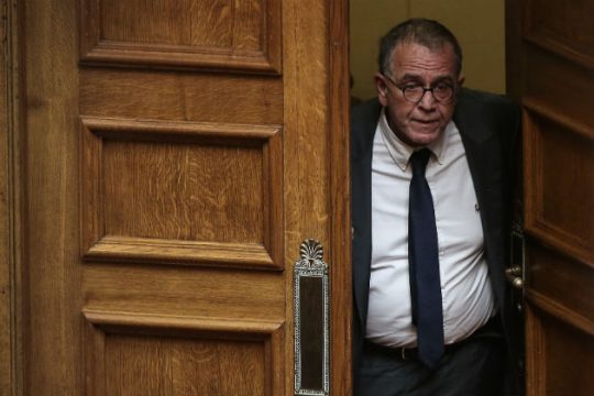 Απάντηση Μουζάλα στα περί δημιουργίας νέων χοτ σποτ στη Χίο