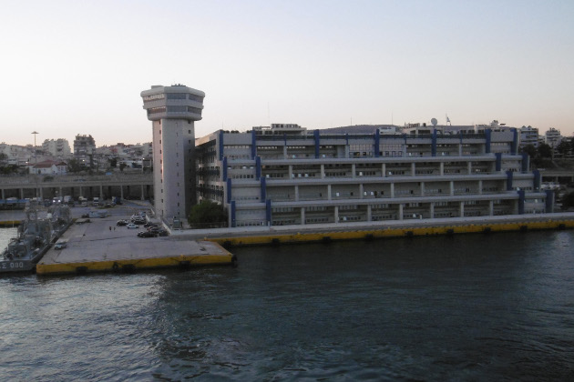 Την Τετάρτη αναχωρεί για Μυτιλήνη το πλοίο που θα φιλοξενήσει πρόσφυγες και μετανάστες