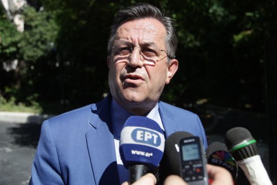O Νικολόπουλος μήνυσε τον Γ. Παπανδρέου για εσχάτη προδοσία