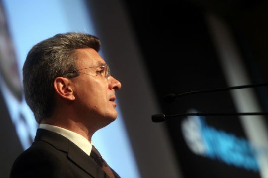 Διαψεύδει σενάρια συνεργασίας ο Χατζηνικολάου