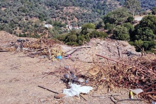 Σκουπιδότοπος στο… άψε-σβήσε