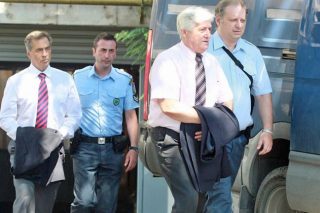 Στο σκαμνί κατ’ …εξακολούθηση