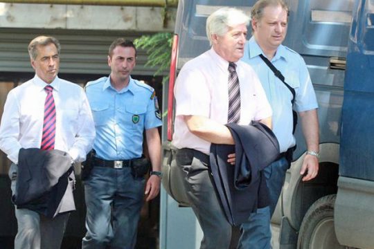 Στο σκαμνί κατ’ …εξακολούθηση