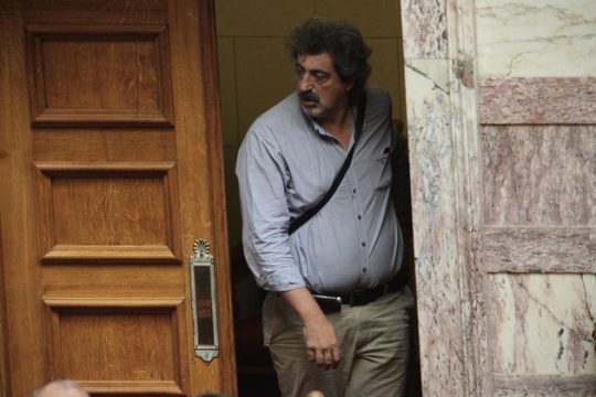 Αλλοι τον στήριξαν, άλλοι τον άδειασαν