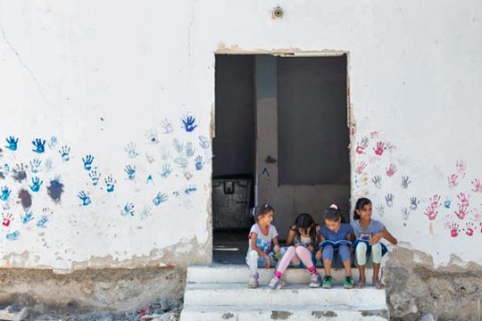Βλέποντας μικρά παιδιά ως «υγειονομική βόμβα»