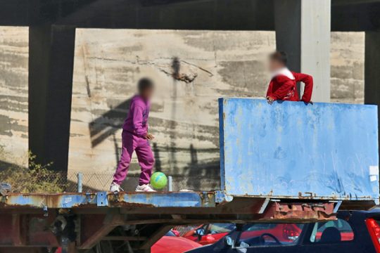 Κακοποίηση ανήλικων προσφύγων στο Τμήμα