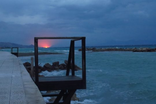 Συννεφιασμένη Τρίτη με βροχές