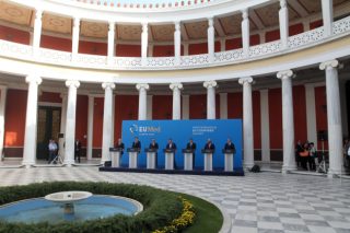 Η αποθέωση του πλουραλισμού!!!
