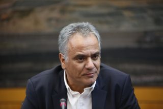 «Η κυβέρνηση δεν έχει επιλεκτικές σχέσεις με κανέναν επιχειρηματία»