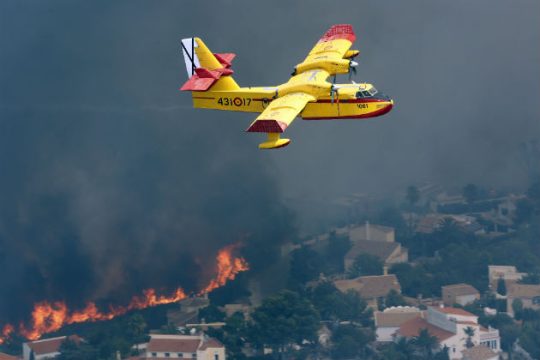 Εκκενώθηκαν περιοχές στη Βαλένθια λόγω πυρκαγιάς