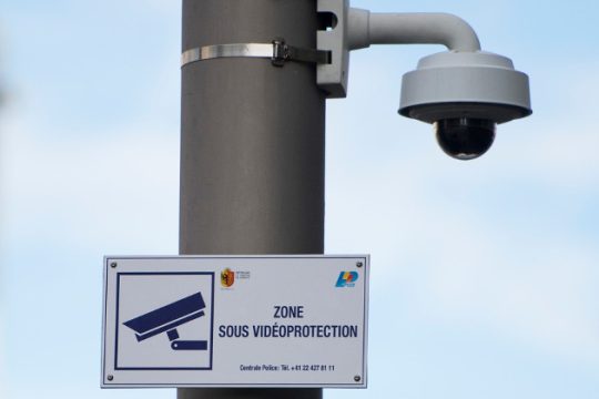 Παρακολουθήσεις με… λαϊκή εντολή