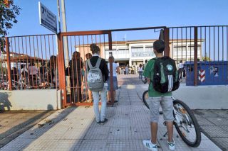 Παρεμβάσεις «παραγόντων» σε  εγγραφές – μετεγγραφές μαθητών