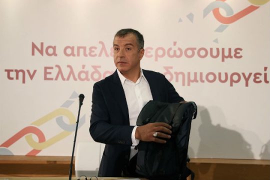 «Άνοιγμα» Θεοδωράκη σε ένα νέο κίνημα