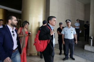«Μπλόκο» στον ακατάσχετο λογαριασμό από τους δανειστές