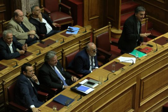 «Πέρασε» κατά πλειοψηφία το νομοσχέδιο για τα προαπαιτούμενα