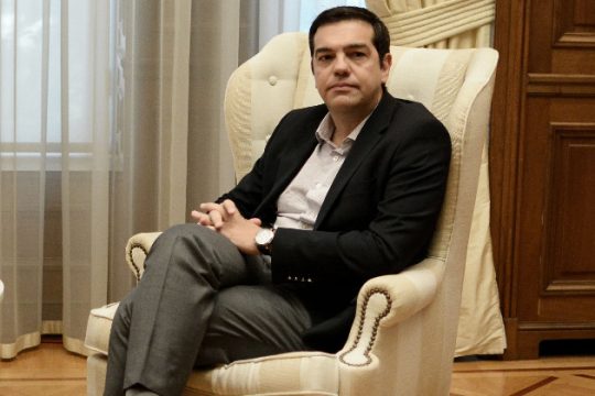 Προσήλωση στη δημιουργία ακομματικοποιημένης Δημ. Διοίκησης