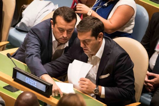 Επιστροφή με Βουλή και… τηλεοπτικές άδειες