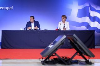 Παιχνίδι… στο γήπεδο του χρέους