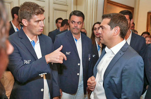 «Μα πώς αντέχεις;»