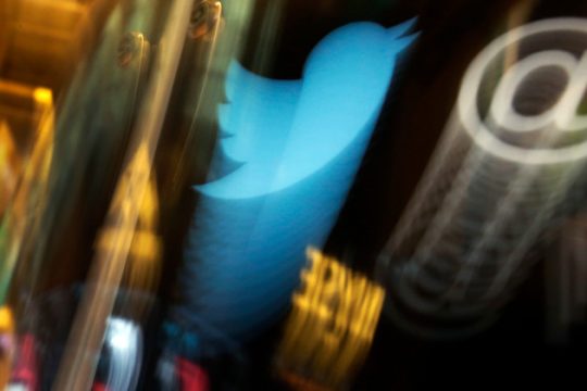 Αρχίζει το «παζάρι» με έπαθλο το Twitter