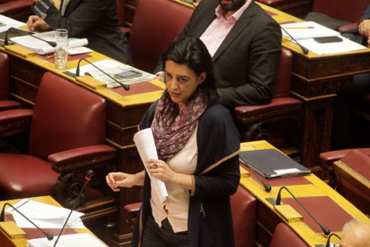 Βάκη: Να είμαστε πιο προσεκτικοί με τα social media