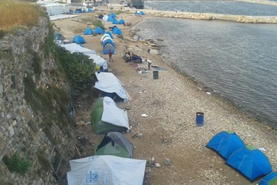 Χίος: μισάωρη βροχή «έπνιξε» δομές φιλοξενίας