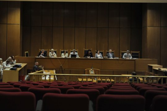 Αντιφάσεις στην κατάθεση του αστυνομικού για τη δολοφονία Φύσσα
