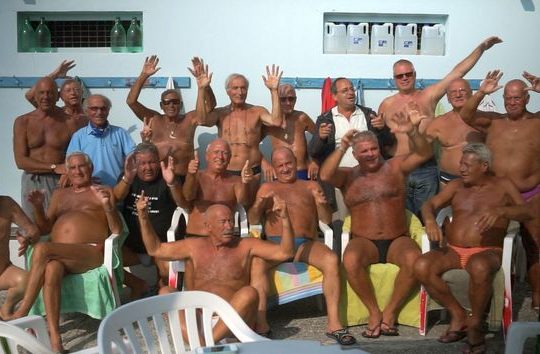 Οι άνθρωποι είναι πάνω από σύνορα και τοίχους