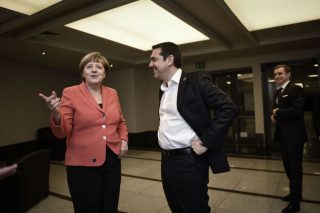 Αποφασίζει και ανασχηματίζει