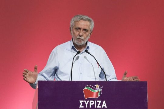 «Ούτε πυροβολεί, ούτε στοχεύει»