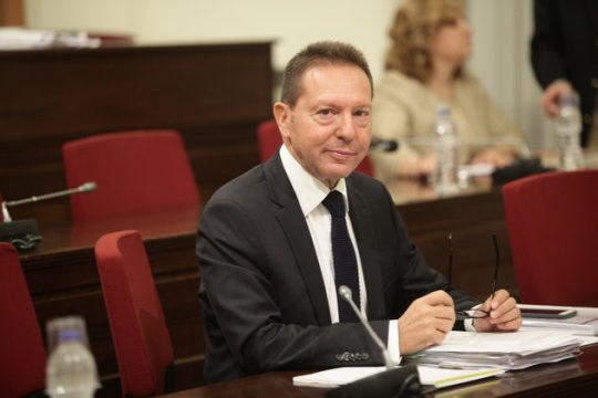 Μέσω διαρροών η απάντηση Στουρνάρα σε Βαρουφάκη