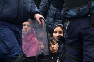 Χρεώνουν τις παρανομίες τους στον Αγιο Αρτέμιο